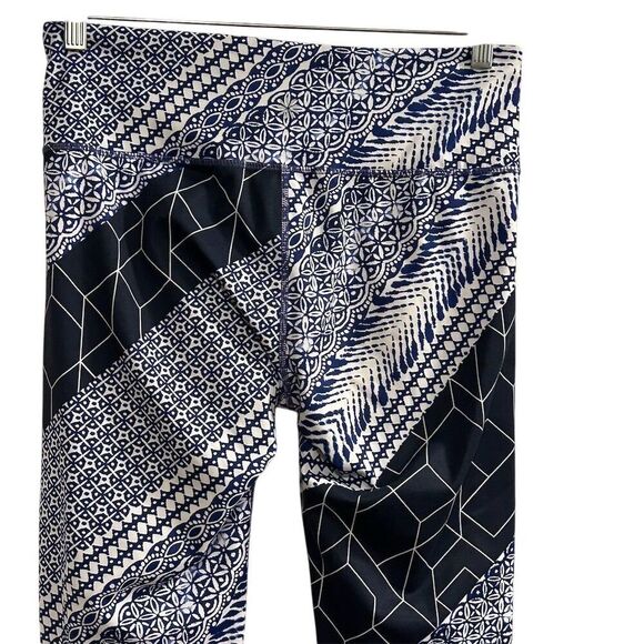 Athleta Women's Small Indigo Blue Geo Print Capri Leggings Yoga Gym - Picture 6 of 10